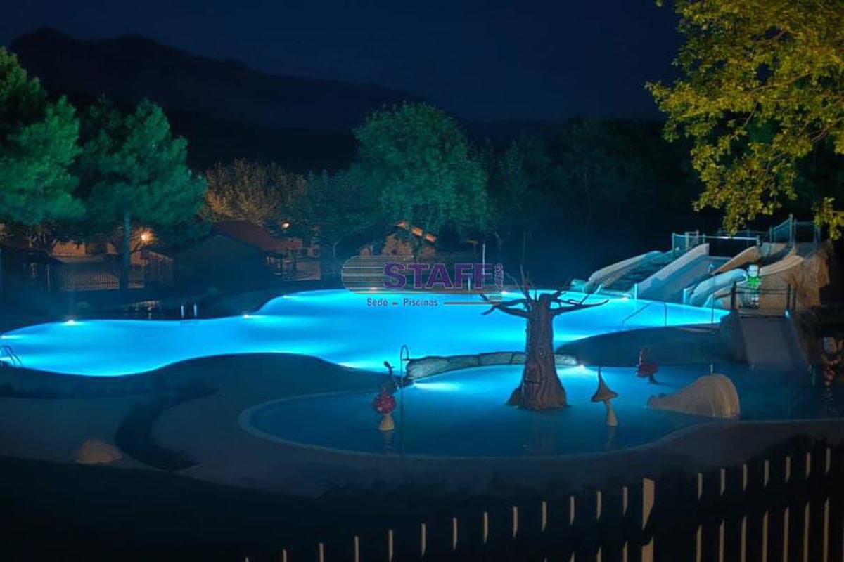 Cabinas sanitarias y encimeras en Camping Boltaña Cabinas sanitarias y encimeras en Camping Boltaña