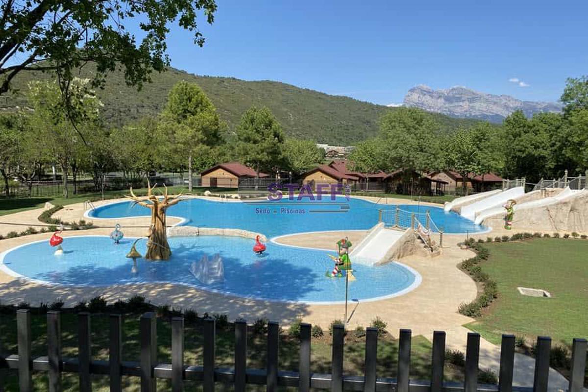 Construcción de 2 piscinas en Camping Boltaña