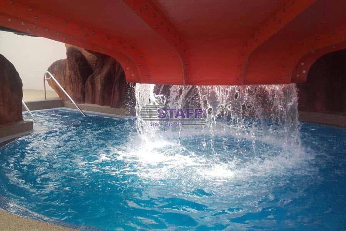 Construcción de una piscina receptora en Camping Àmfora