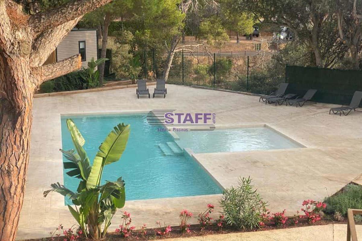 Construcción de una piscina reservada en el Camping Cala GOGO Construcción de una piscina reservada en el Camping Cala GOGO